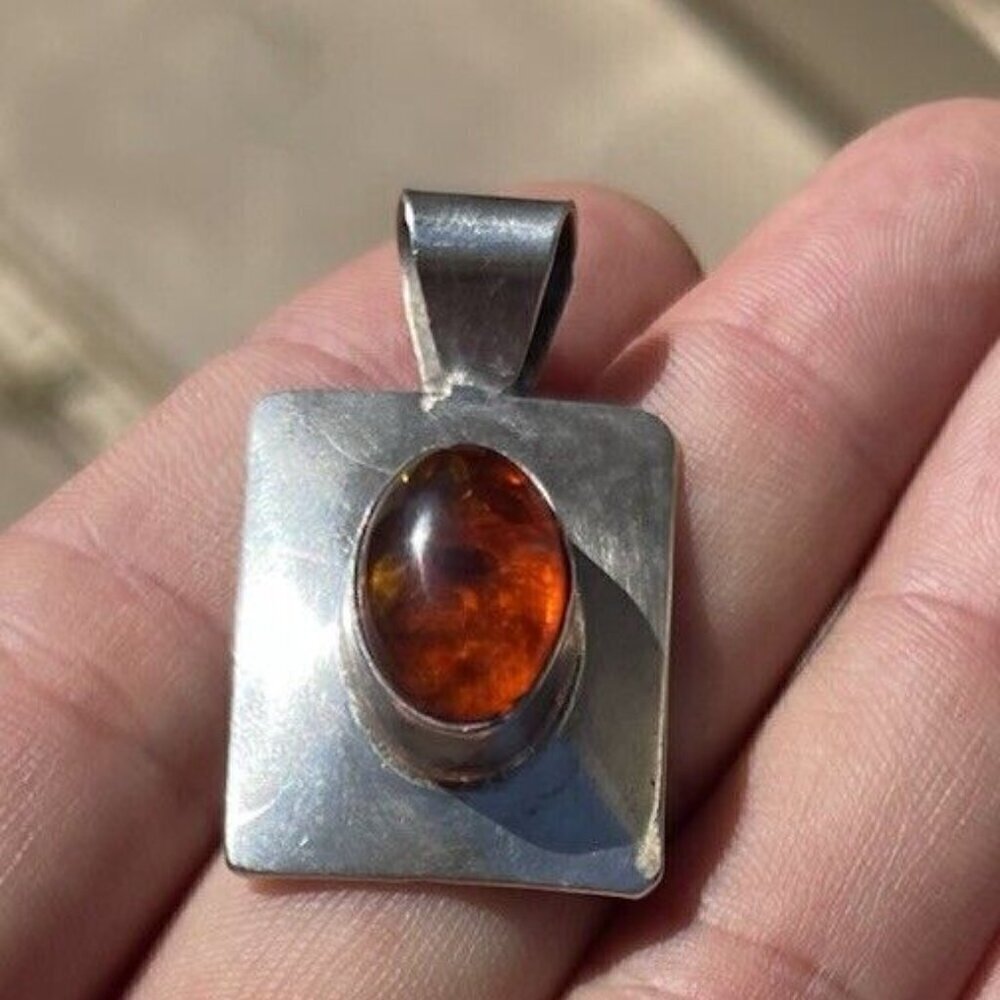Vintage Native navajo WS 925 sterling silver Signed Amber pendant Sz 1.5”